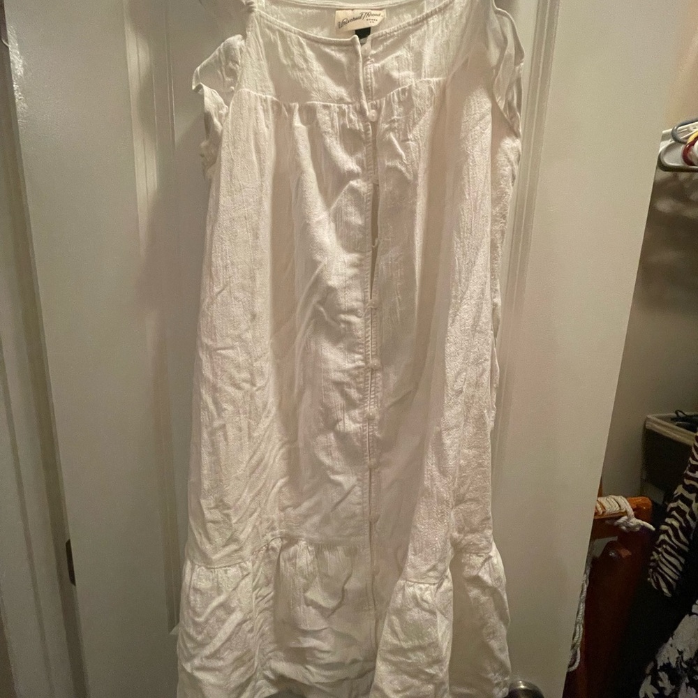 Universal Thread White Sleeveless Dress